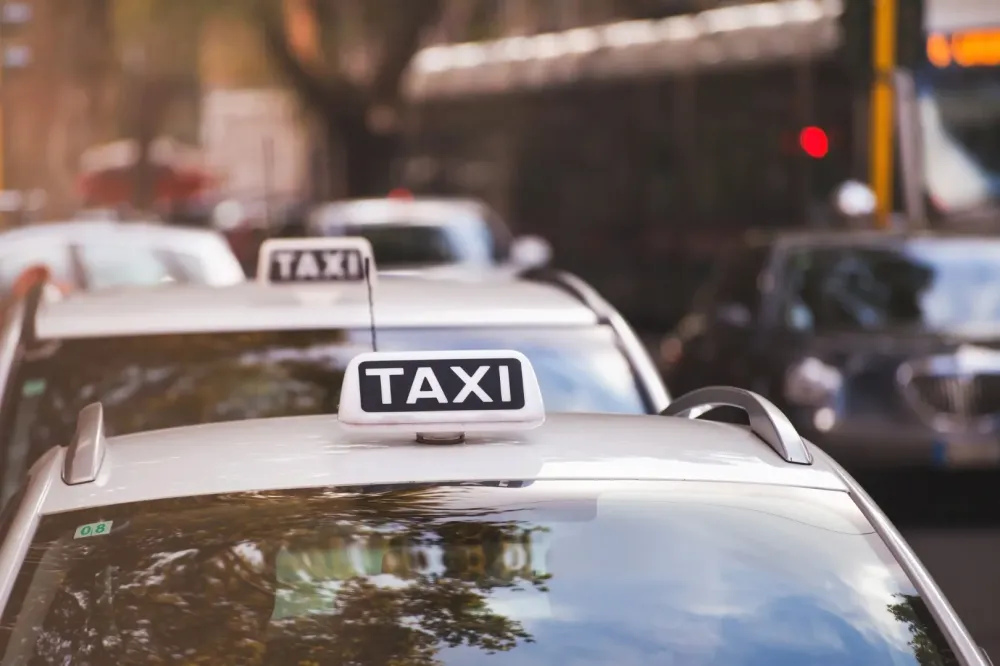 Taxi près de Saint-Étienne-de-Tulmont